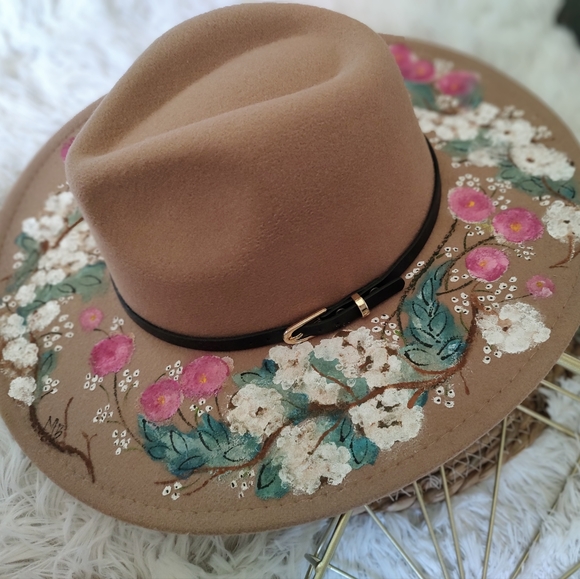 Hand painted hat with cotton & rose pattern. - Picture 2 of 5